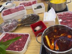 -杨老板·海鲜集市火锅·鲜切牛肉(中防万宝店)