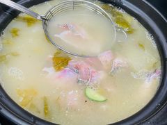 -小椒娘撒椒鱼火锅(三八广场店)