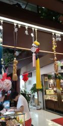 -灵彩珠宝(朗香街店)