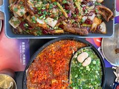 -何师烧烤·香辣蟹·川菜·30年老品牌(太古里旗舰店)