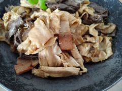 -天天向上素食餐厅(五台山店)