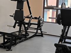 -岩顶健身(玄武店)