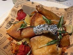 香草烤鸡（半只鸡）-春树下·树屋花房西餐厅(罍街AS1980店)