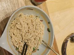 -呼啦面馆·头牌豌杂面(建新东路店)