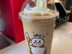 雪王雪顶咖啡-蜜雪冰城·冰淇淋与茶(长郡中学店)