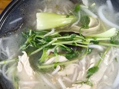 -丽虹云南过桥米线(兴工街店)