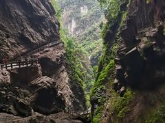 -龙水峡地缝景区