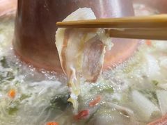 -果松木炭酸菜铜火锅·外婆参鸡汤