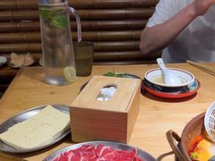 -洱火云南酸菜牛肉火锅(石景山当代商城店)