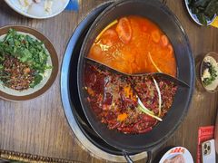 鸳鸯锅红汤配三鲜锅-萍姐火锅·公路夜市(武汉首店)