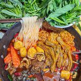 深圳‼️挖到人均30r自助螺蛳粉火锅！巨好吃