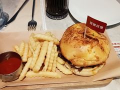 -必胜客(东大桥店)