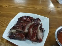 -黄记四更烤乳猪店