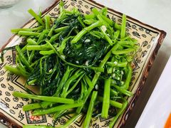 清炒时蔬-范饭椰林川湘味海鲜·椰子鸡(三亚湾椰梦长廊店)
