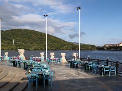 -亚龙湾亚泰商业街