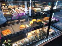面包甜点陈列柜-星巴克(深圳世纪汇分店)