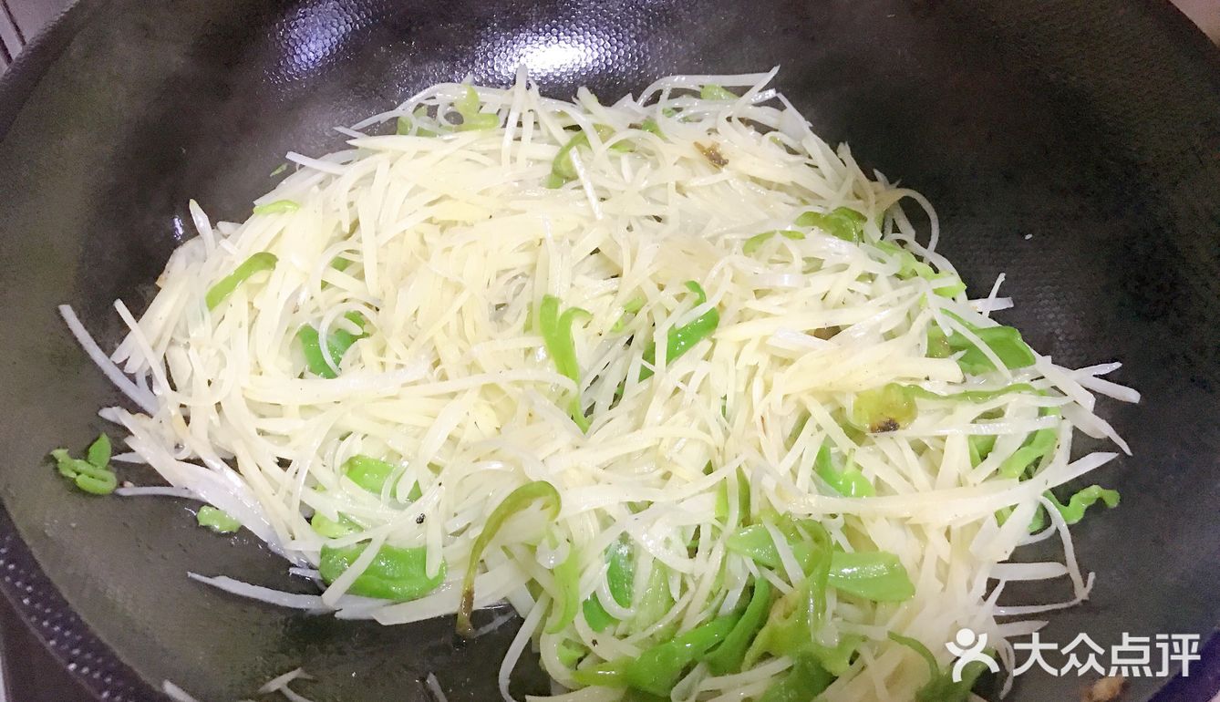 方便快捷又好吃的青椒土豆丝