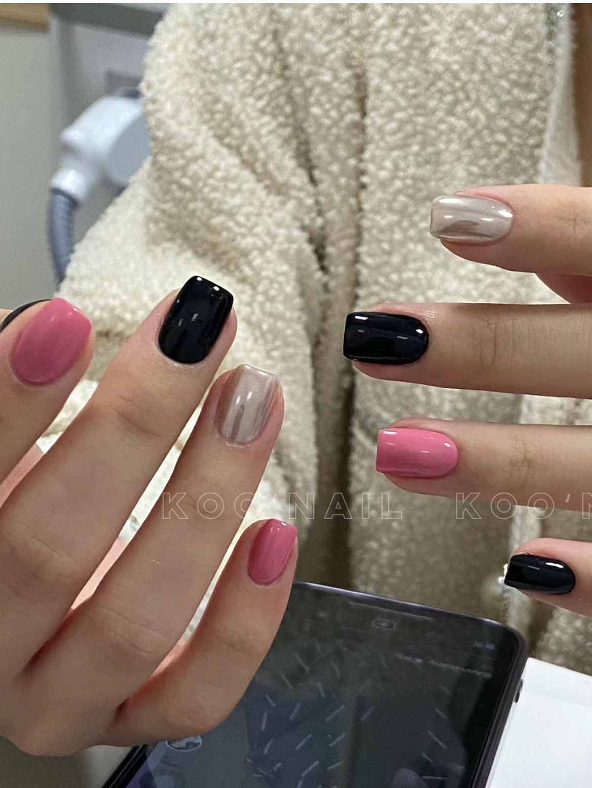 超酷辣妹黑粉撞色美甲短甲也能拥有的辣妹美