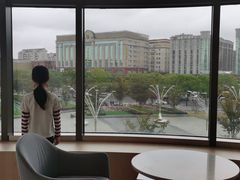 -上海虹桥中心爱琴海亚朵S酒店