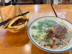 -刘记羊汤·烧饼夹肘子