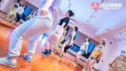 点击看大图 -Bella贝拉流行舞蹈