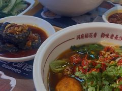 -呷佬·长沙手工米粉(金沙江路店)