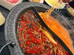 -宽板凳老灶火锅(台湾街店)