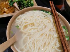-亮亮面馆(经六路店)