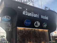 -席娜卡琳火车铁道夜市