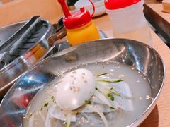 -江南猪肉商会无限续吃(弘大店)