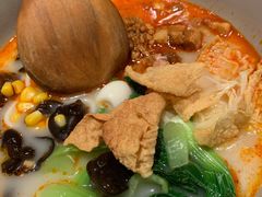 杂酱焖肉傣味云耳单人餐-刀小蛮半只鸡过桥米线(家乐福四元桥店)