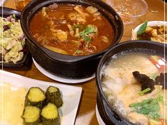 -三鞭一花·独一处·元英砂锅(海光寺店)