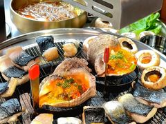 -围炉肉舍•炭烤活鳗•丹东海鲜烤肉(步行街店)