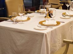 -龙虾酒吧扒房(宁波香格里拉店)