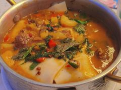 牛牛霸鸡脚煲-浩海火燒雲傣家菜(芮欧百货店)