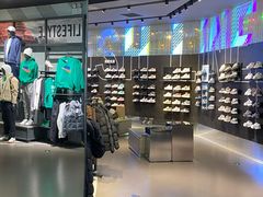 -NIKE品牌体验店(金源新燕莎店)
