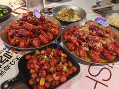 -巴厘龙虾·榜首油焖大虾(音乐学院·沿江酒馆店)