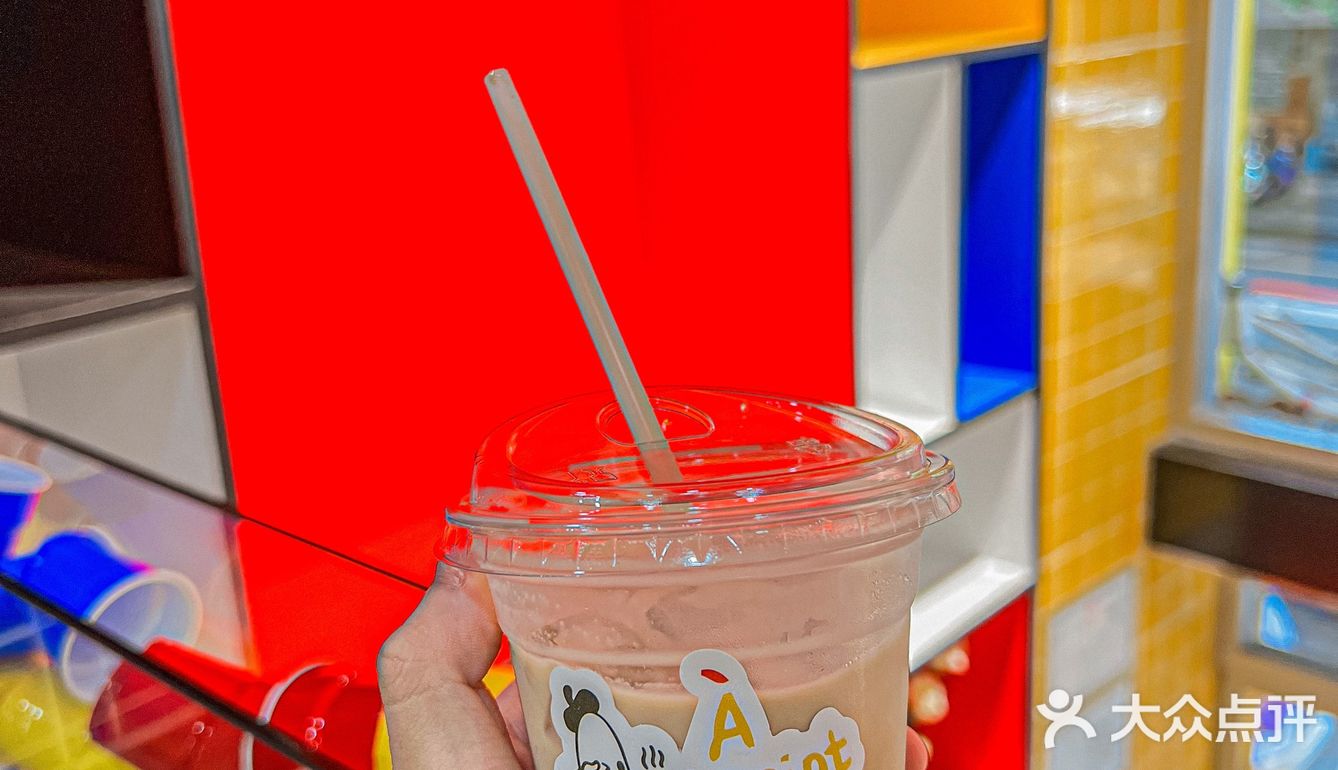 广州新店‼️‼️北京路这家咖啡店也太好拍了吧🥤🥤🥤