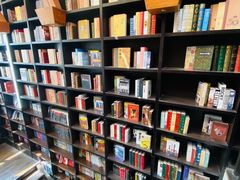 -钟书阁(松江泰晤士小镇店)