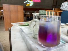 魔法药剂师蝶豆花气泡汁-The Rug Cafe(王府中环店)