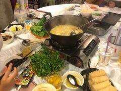 -鲜入围煮花胶鸡海鲜火锅