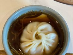 蟹粉小笼包-馋三尺蟹粉小笼(人民广场店)