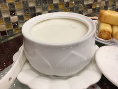 冰糖雪耳桃胶奶-广信牛奶甜品世家(台东店)