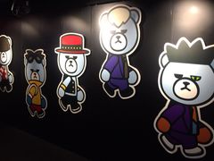 Bigbang卡通熊-PLAY HKPOP全息偶像演唱体验馆(威灵顿广场店)