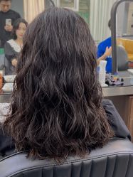 -诗悦发型SALON·圣罗兰店