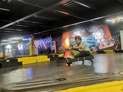 -极限PLAY运动娱乐新世界·团建派对潮玩休闲馆·室内蹦极高空游乐园