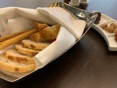 -卡佩罗意大利餐厅及酒吧Al Cappello Trattoria