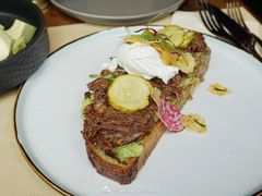 牛油果温泉蛋吐司-O'mills Sourdough Bakery&Bistro(永嘉路店)