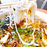 藏在老街里的米线店,人均10元，吃一次就上瘾