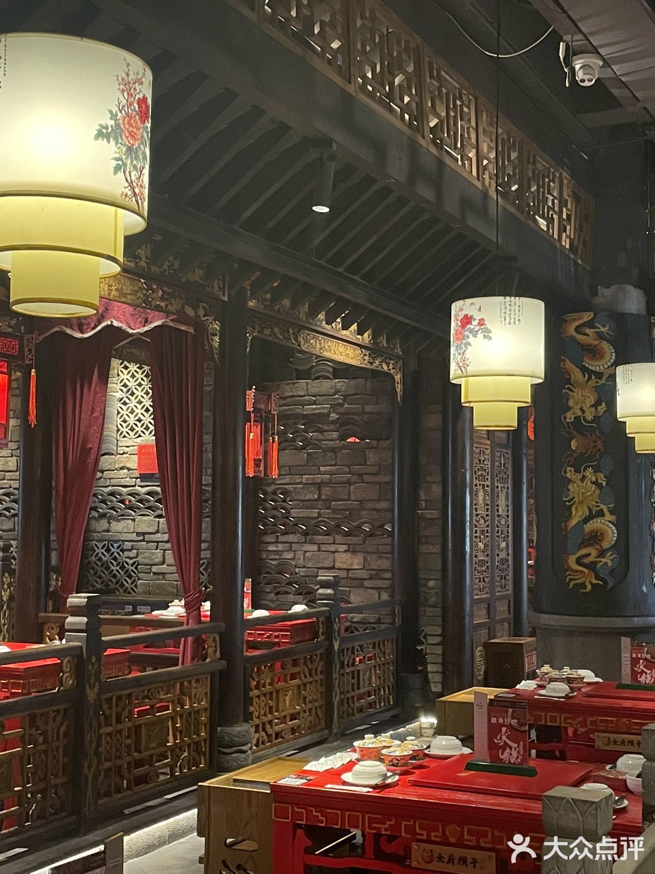 不懂就问：深圳的火锅店🍲都这么卷嘛！！？